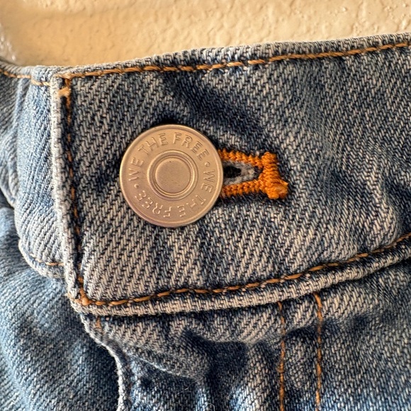 FREE PEOPLE | WE THE FREE Denim Fray Hem Jean Mini Skirt Women’s Size 27 (4) - Picture 3 of 5